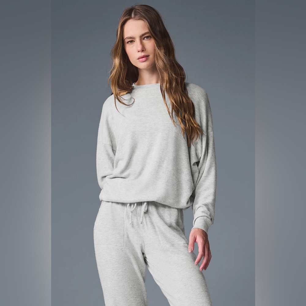 Alo Soho Pullover in Athletic Heather Grey